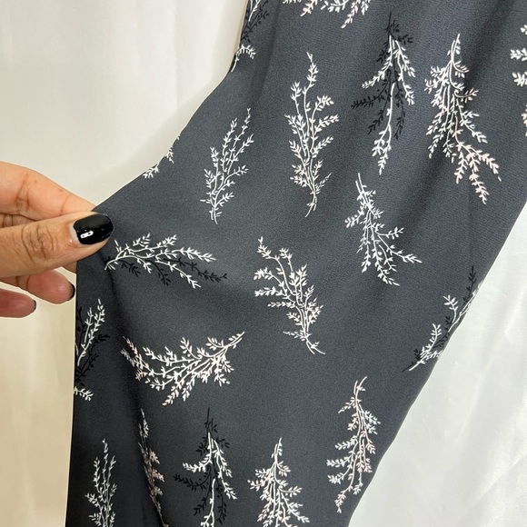 LOFT Floral Wrap Blouse Gray Pink Tie Waist Long Sleeve Size L NWT - Picture 6 of 10